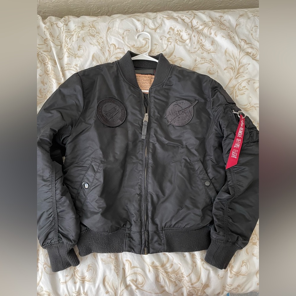 Alpha Industries Bomber/puffer jacket size L excellent condition